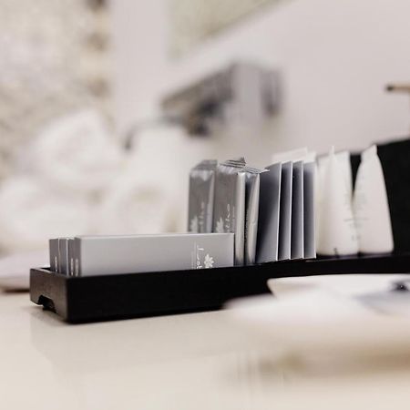 White Stylish Apartment 3 ヴィーコ・エクエンセ エクステリア 写真