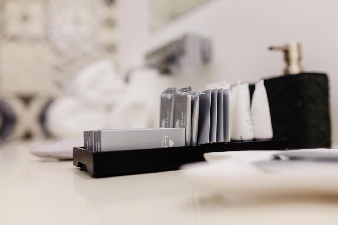 White Stylish Apartment 3 ヴィーコ・エクエンセ エクステリア 写真