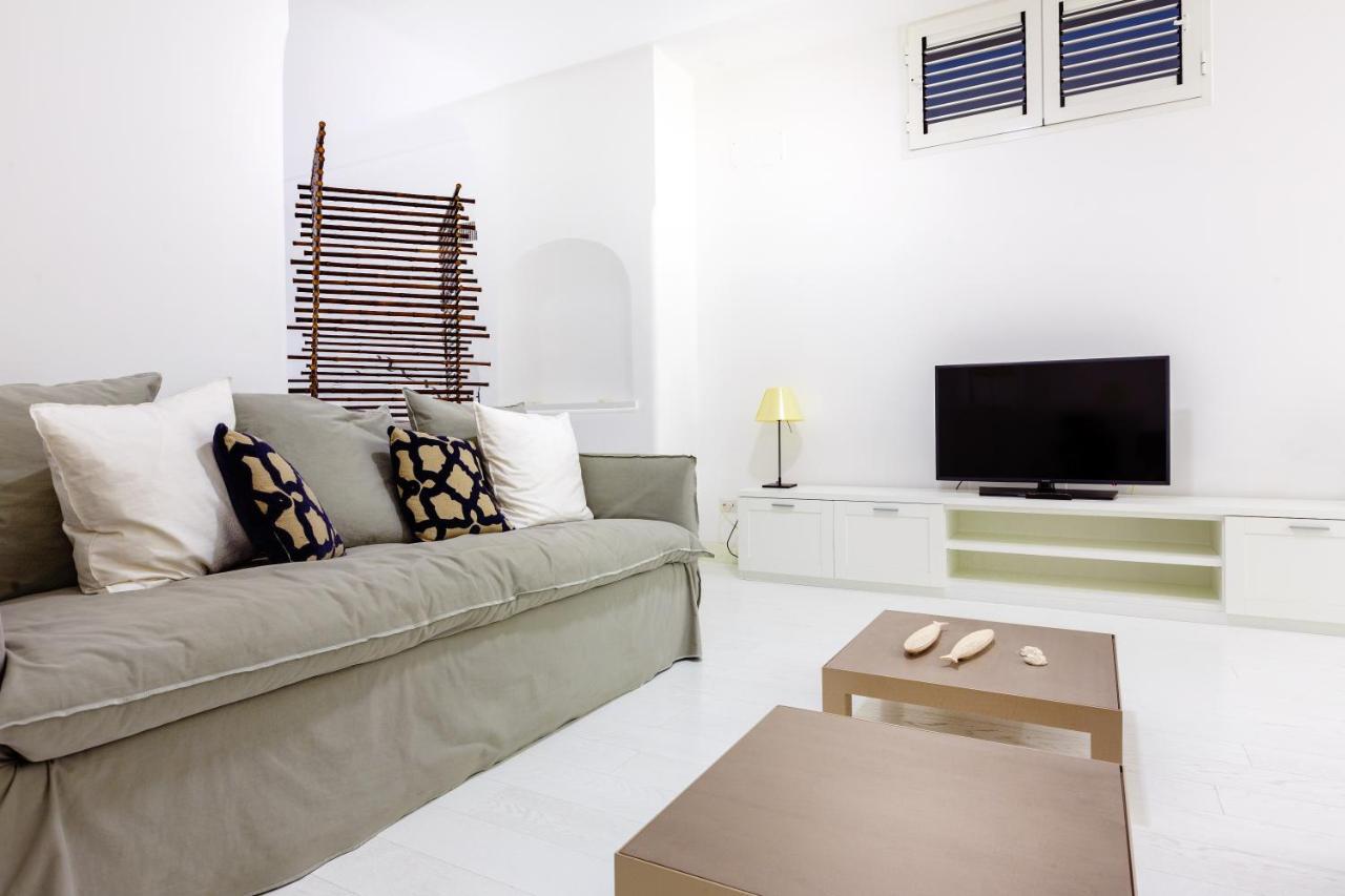 White Stylish Apartment 3 ヴィーコ・エクエンセ エクステリア 写真