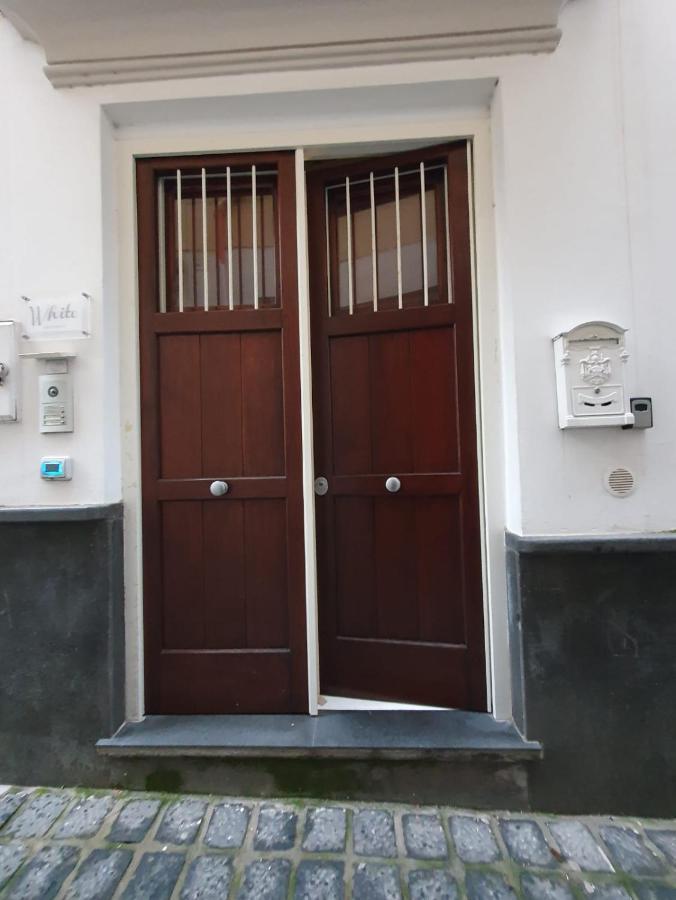 White Stylish Apartment 3 ヴィーコ・エクエンセ エクステリア 写真