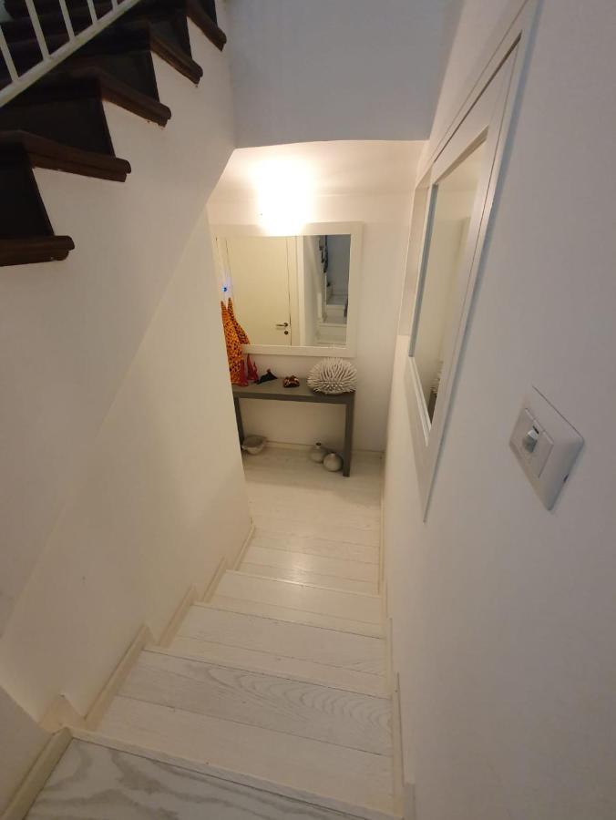White Stylish Apartment 3 ヴィーコ・エクエンセ エクステリア 写真