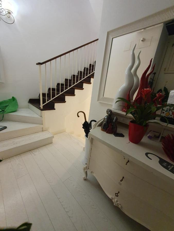 White Stylish Apartment 3 ヴィーコ・エクエンセ エクステリア 写真